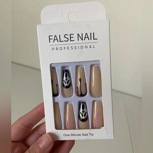 NEW | False Nail Professional fake nails spooky Halloween theme‎